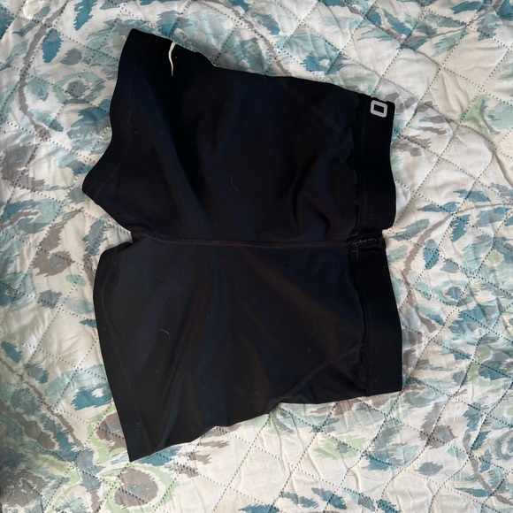 Mix of sweaters, long sleeves, and shorts !! Msg me & i can post individually - Picture 16 of 16